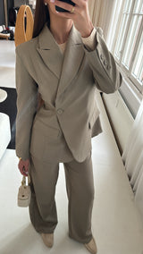 CLAUDIA SUIT TAUPE