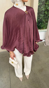 PLISSÉ PONCHO BURGUNDY