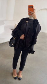 PLISSÉ PONCHO BLACK