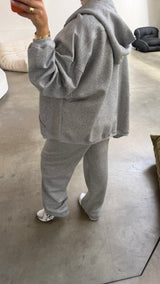 ESSENTIAL OVERSIZED ZIP HOODIE- GRAY