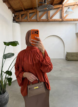 LINDA RUFFLE BLOUSE TERRACOTTA