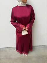 SATIN SET WITH FITTED BACK BURGUNDY