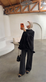 PLISSÉ PONCHO BLACK